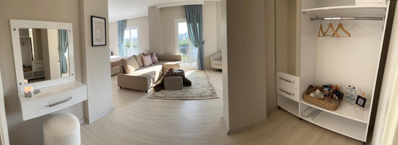 B. Equine Range Hotel Narlidere Exterior foto