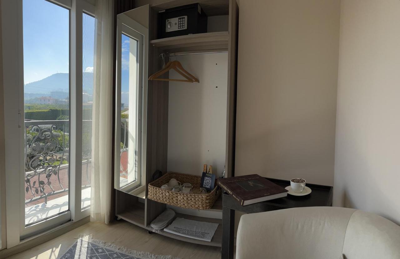 B. Equine Range Hotel Narlidere Exterior foto