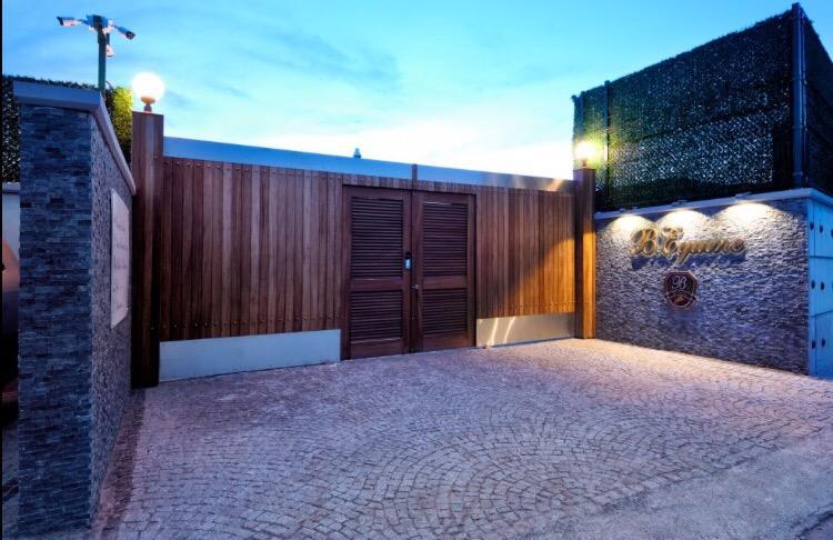 B. Equine Range Hotel Narlidere Exterior foto
